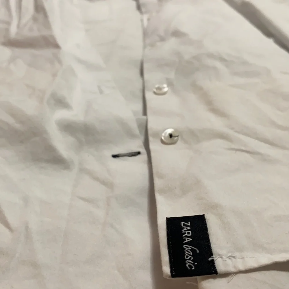ZARA basic white button down shirt - Picture 6 of 7
